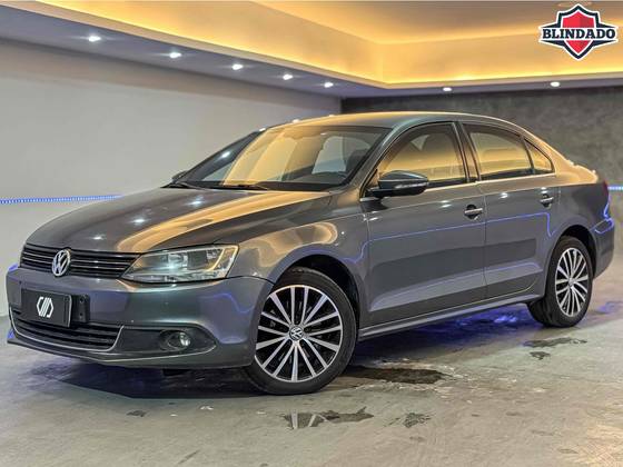 VOLKSWAGEN JETTA 2.0 COMFORTLINE FLEX 4P TIPTRONIC